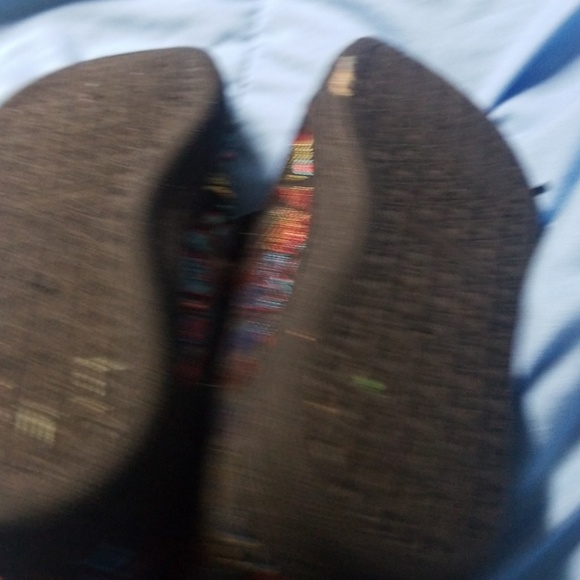 Shoes - Picture 4 of 4